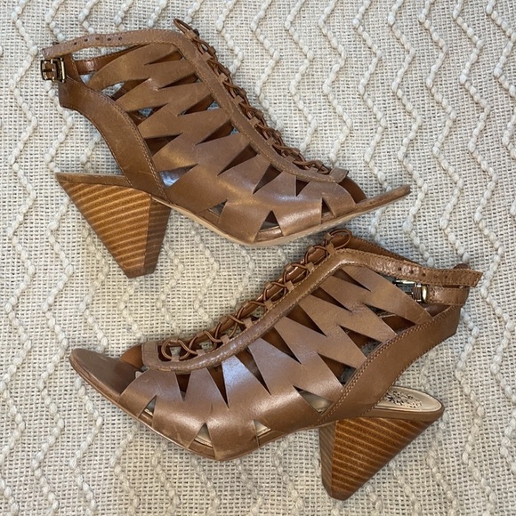 Vince Camuto Brown Elettra Style Heel with Box - Picture 6 of 14